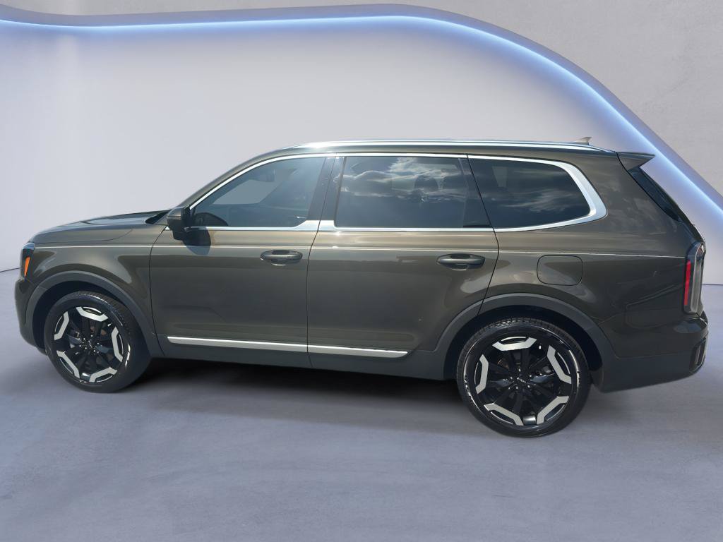 Used 2024 Kia Telluride EX w/ EX Captain's Chair Package FWD image 10