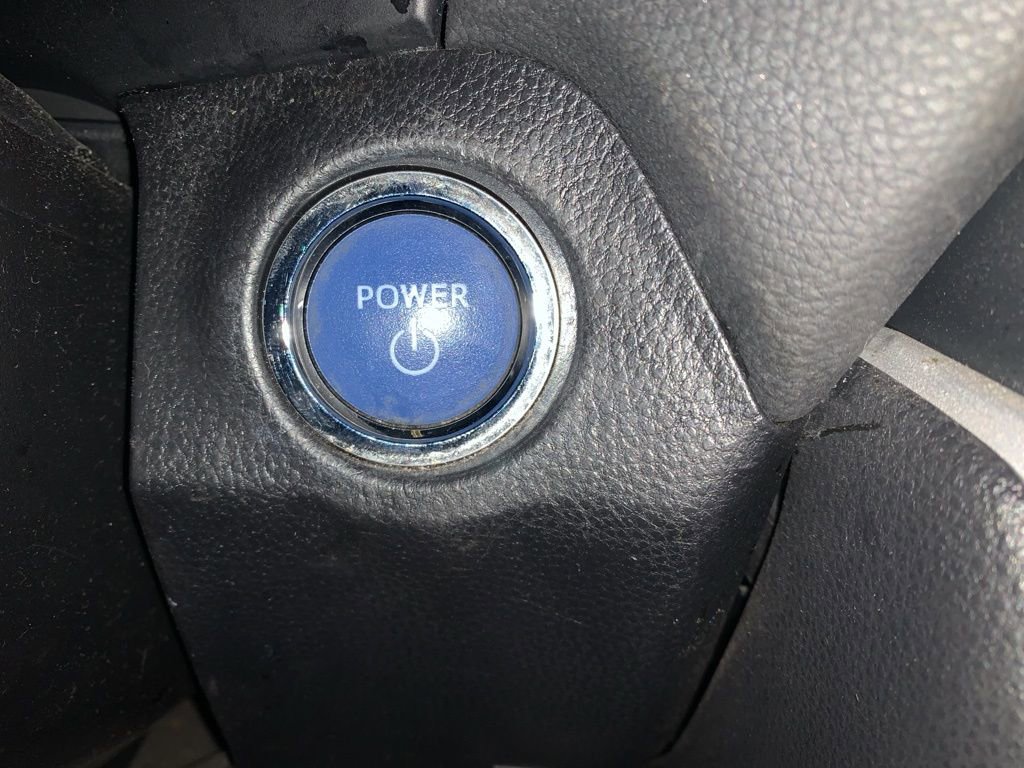 Used 2021 Toyota RAV4 XLE image 23