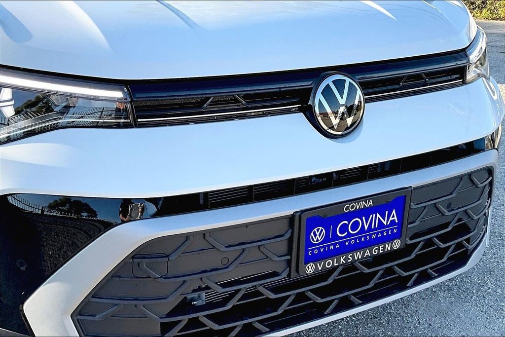 New 2026 Volkswagen Taos SE image 26