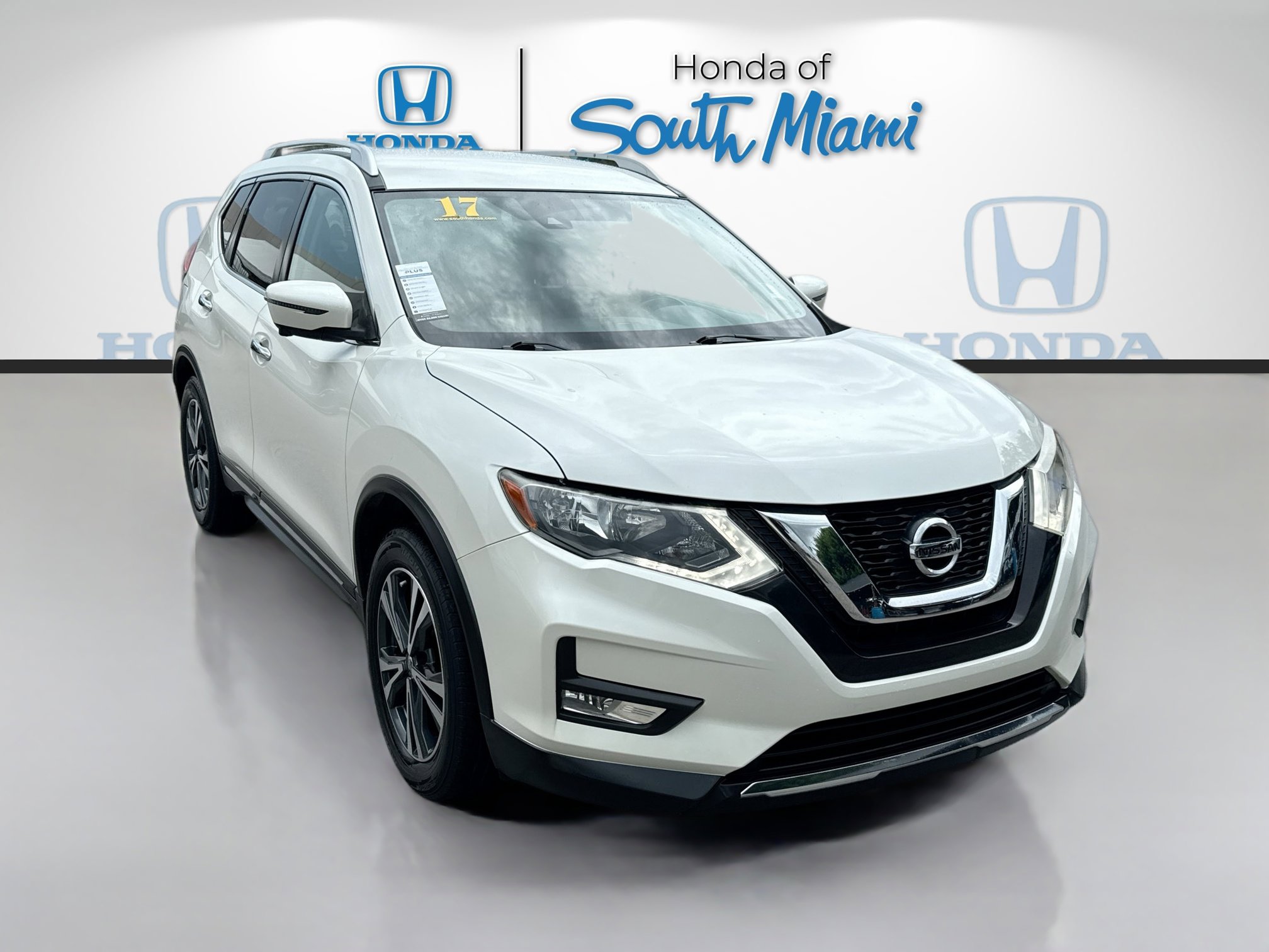 Used 2017 Nissan Rogue SL