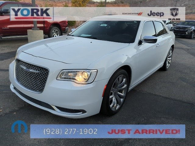 Used 2018 Chrysler 300 Touring w/ Chrome Appearance Package