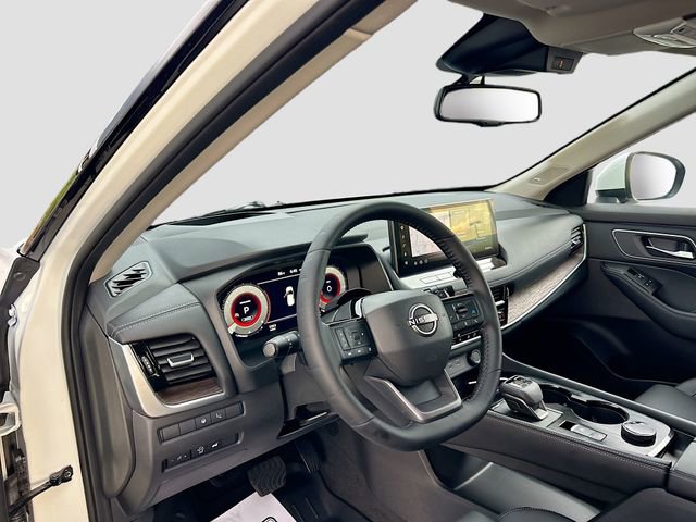 Certified 2026 Nissan Rogue Platinum w/ Tech Package AWD/4WD image 6