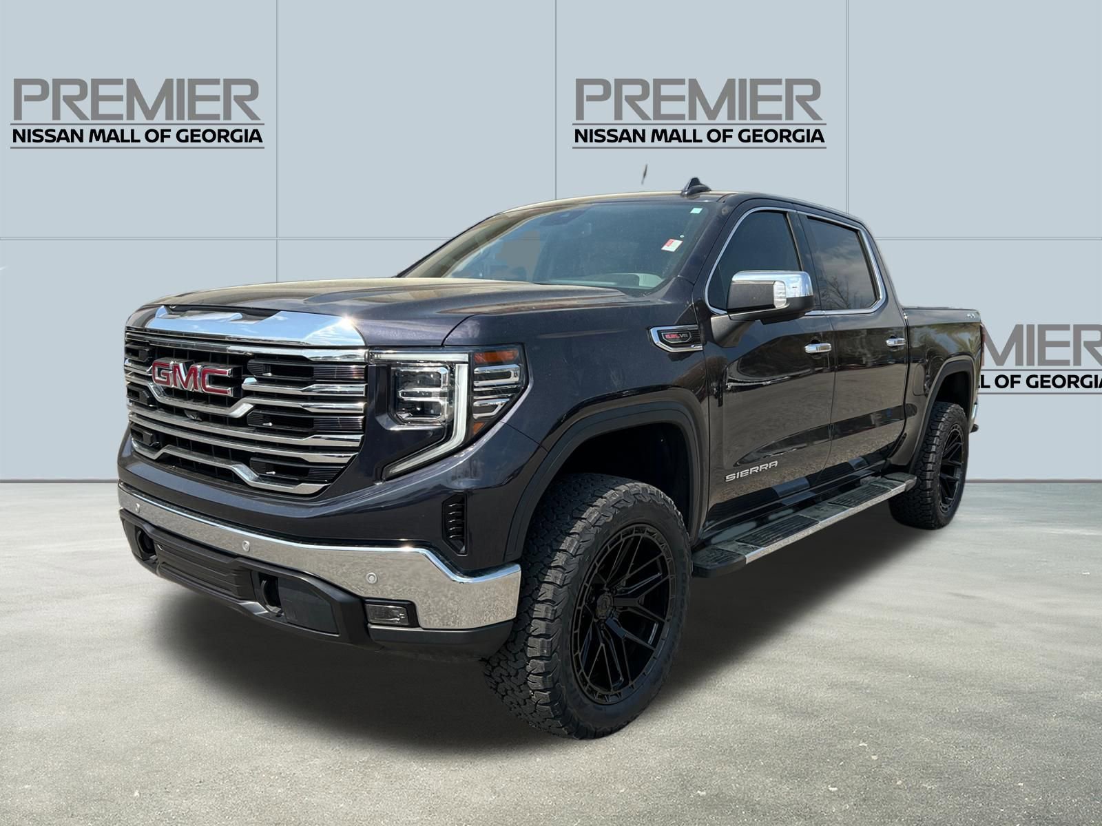Used 2022 GMC Sierra 1500 SLT w/ SLT Premium Plus Package image 1