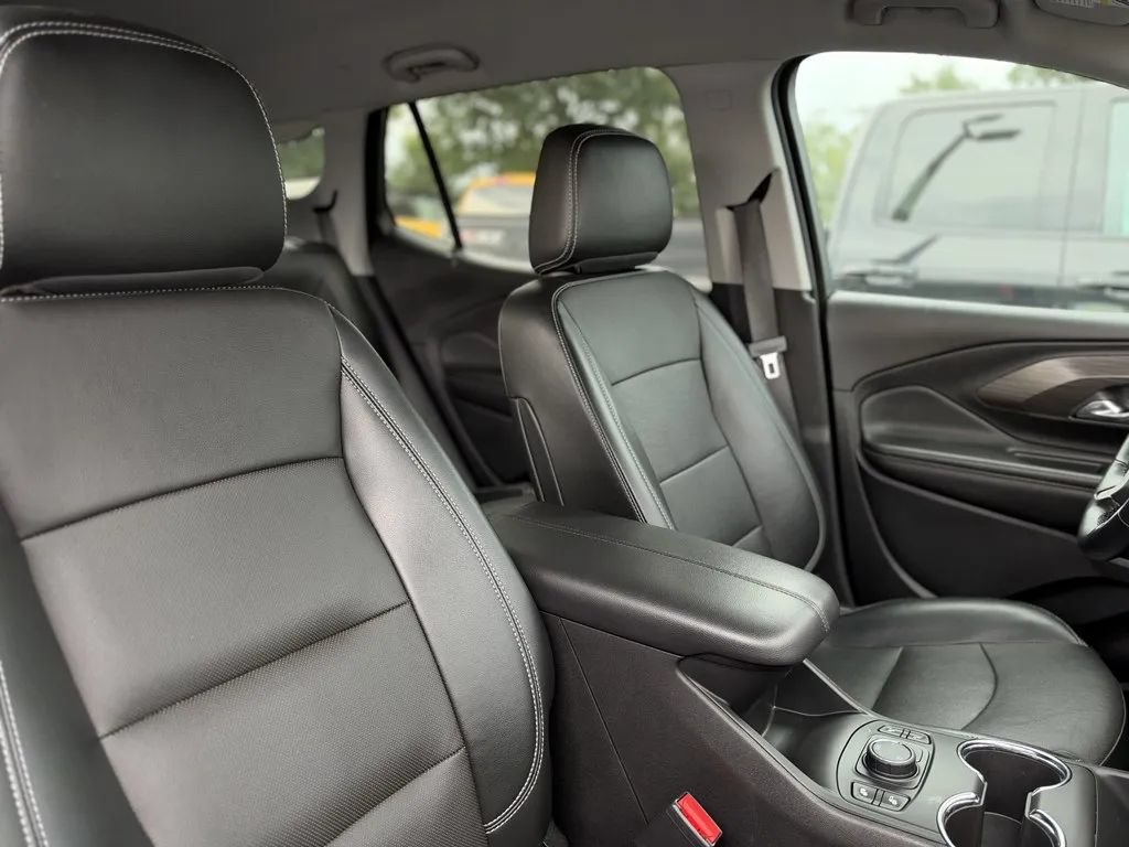 Used 2023 GMC Terrain SLT AWD/4WD image 12