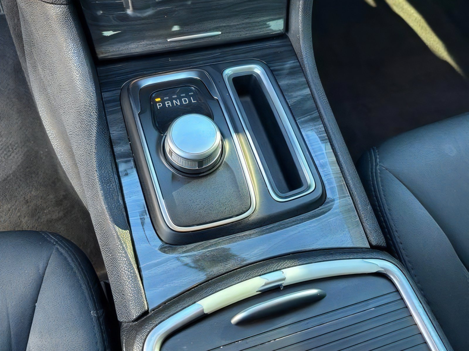 Used 2018 Chrysler 300 Touring w/ Sport Appearance Package RWD image 17