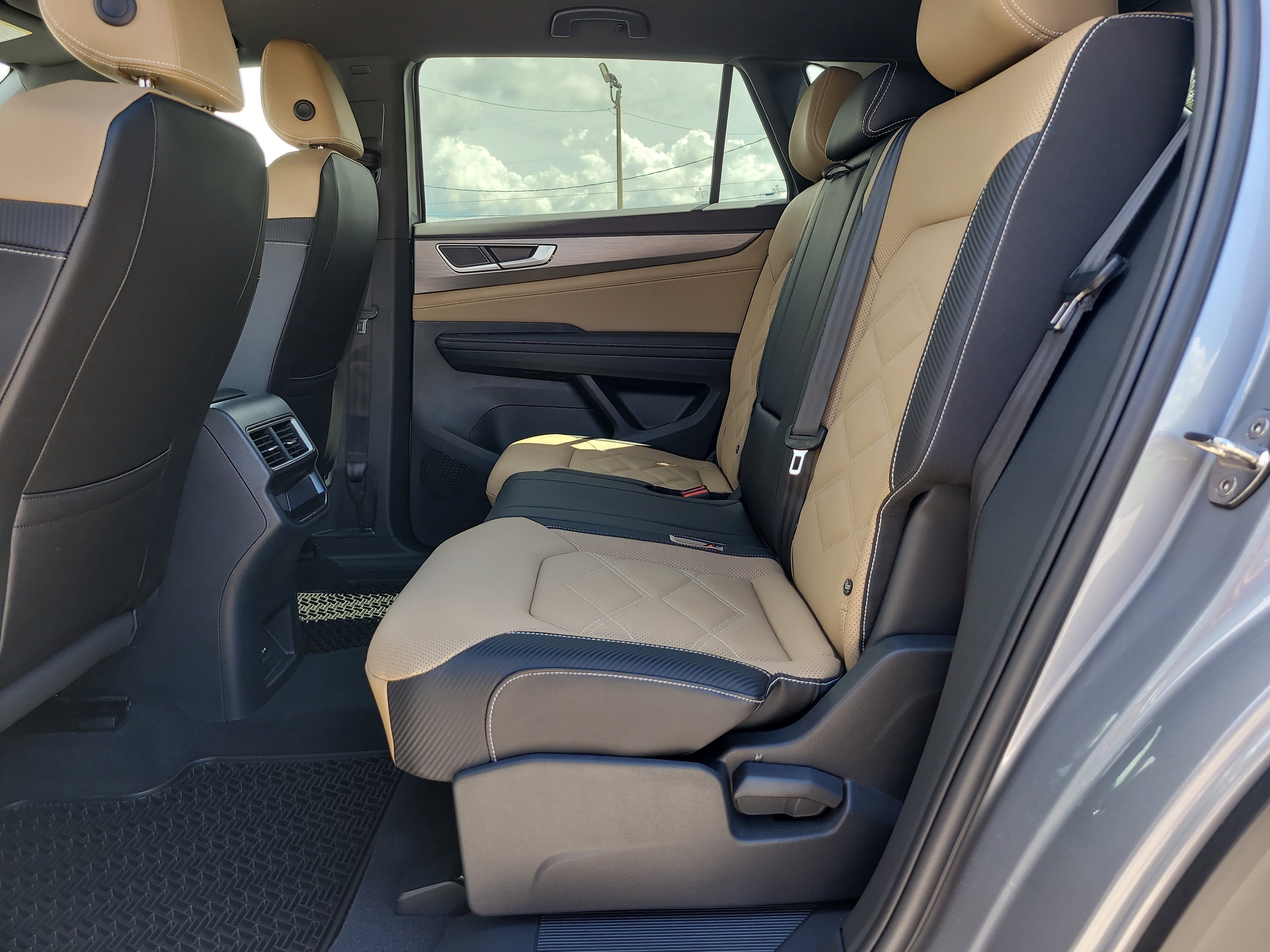 New 2026 Volkswagen Atlas Cross Sport SE image 12