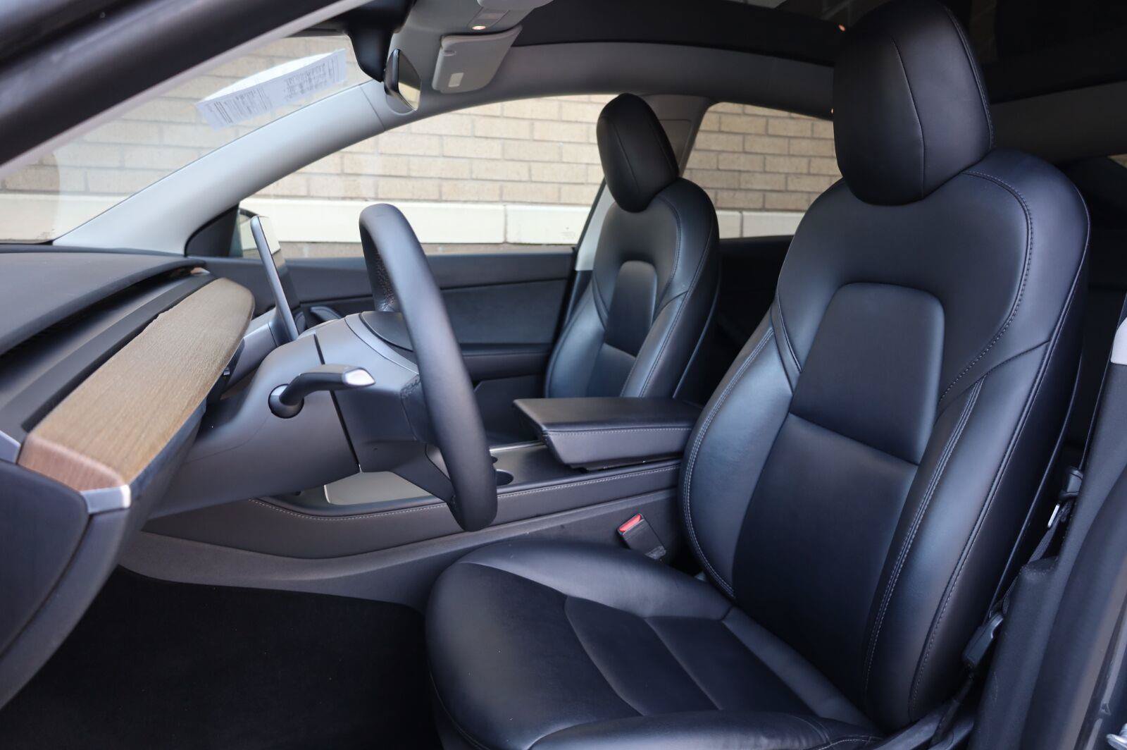 Used 2022 Tesla Model Y Long Range AWD/4WD image 18