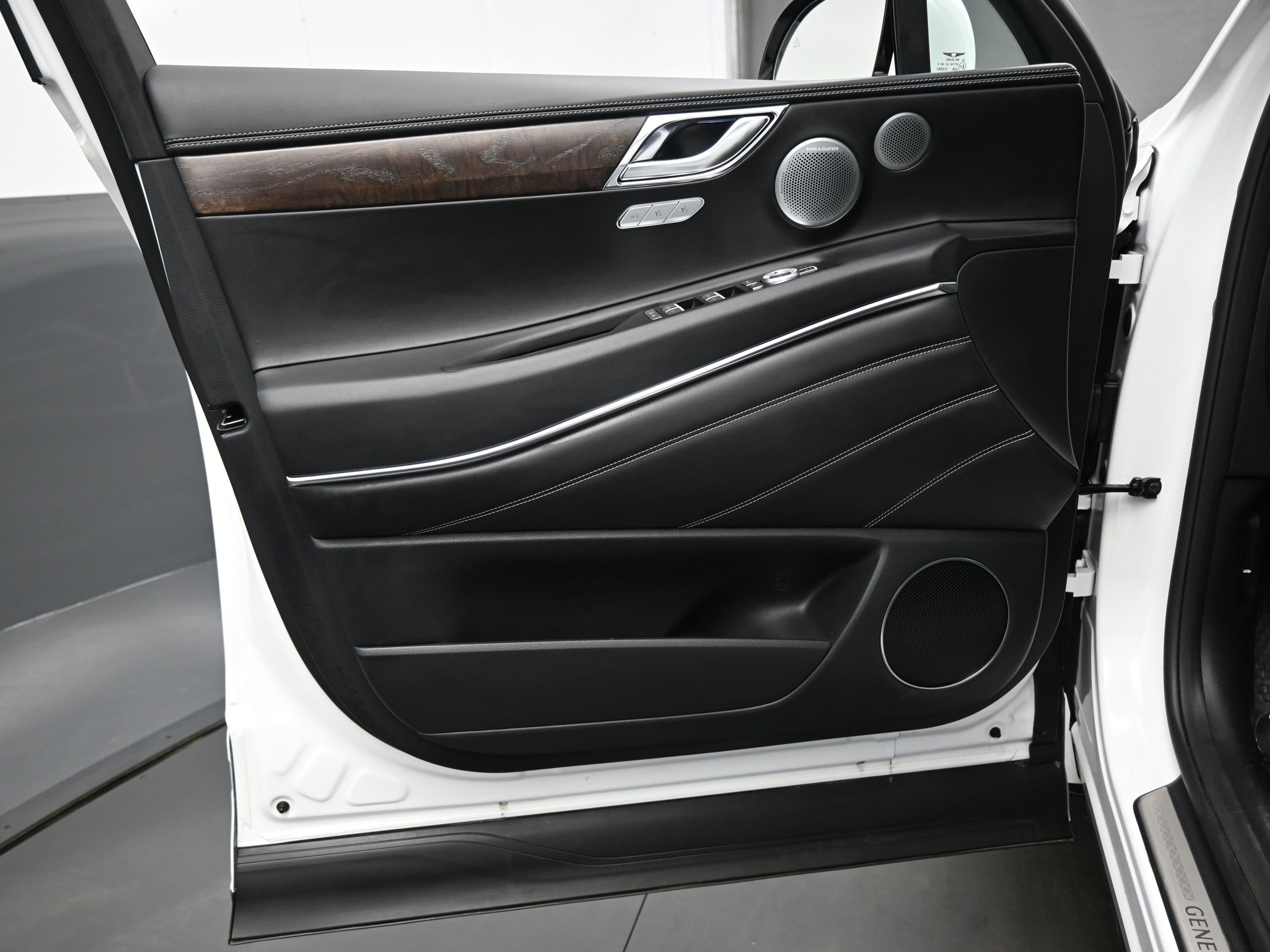 Certified 2025 Genesis GV80 2.5T Advanced image 10