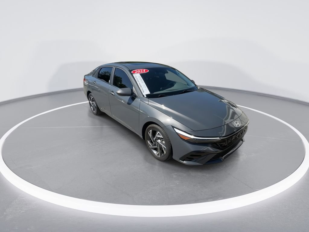 Used 2024 Hyundai Elantra SEL w/ Convenience Package FWD image 2
