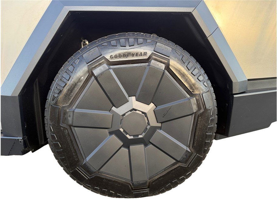 Used 2024 Tesla Cybertruck Cyberbeast image 14