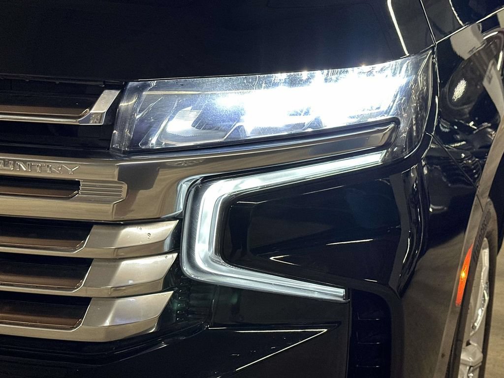 Used 2023 Chevrolet Suburban High Country AWD/4WD image 9