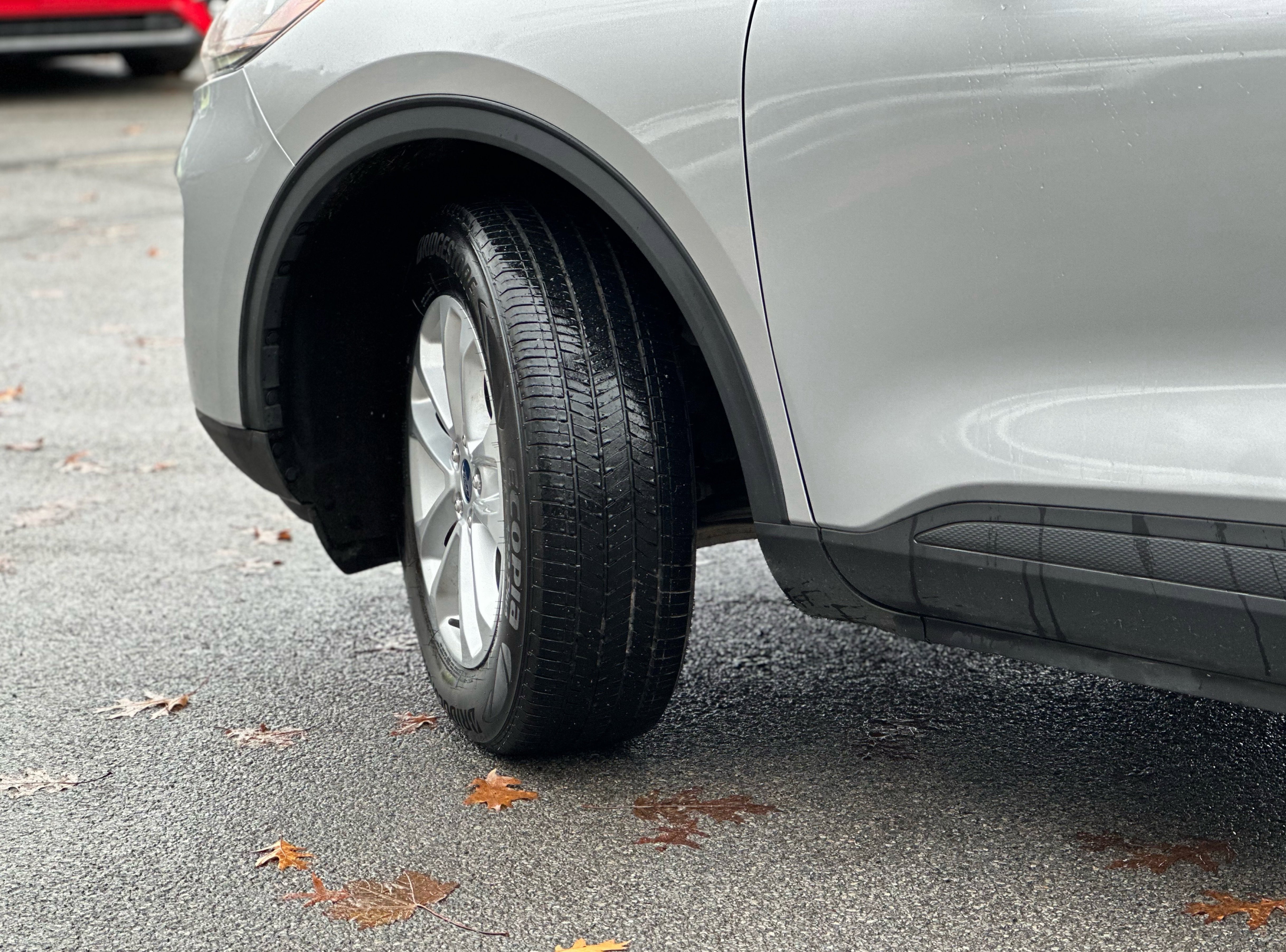 Used 2020 Ford Escape SE image 6