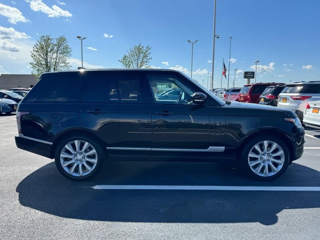 Used 2017 Land Rover Range Rover HSE AWD/4WD image 2