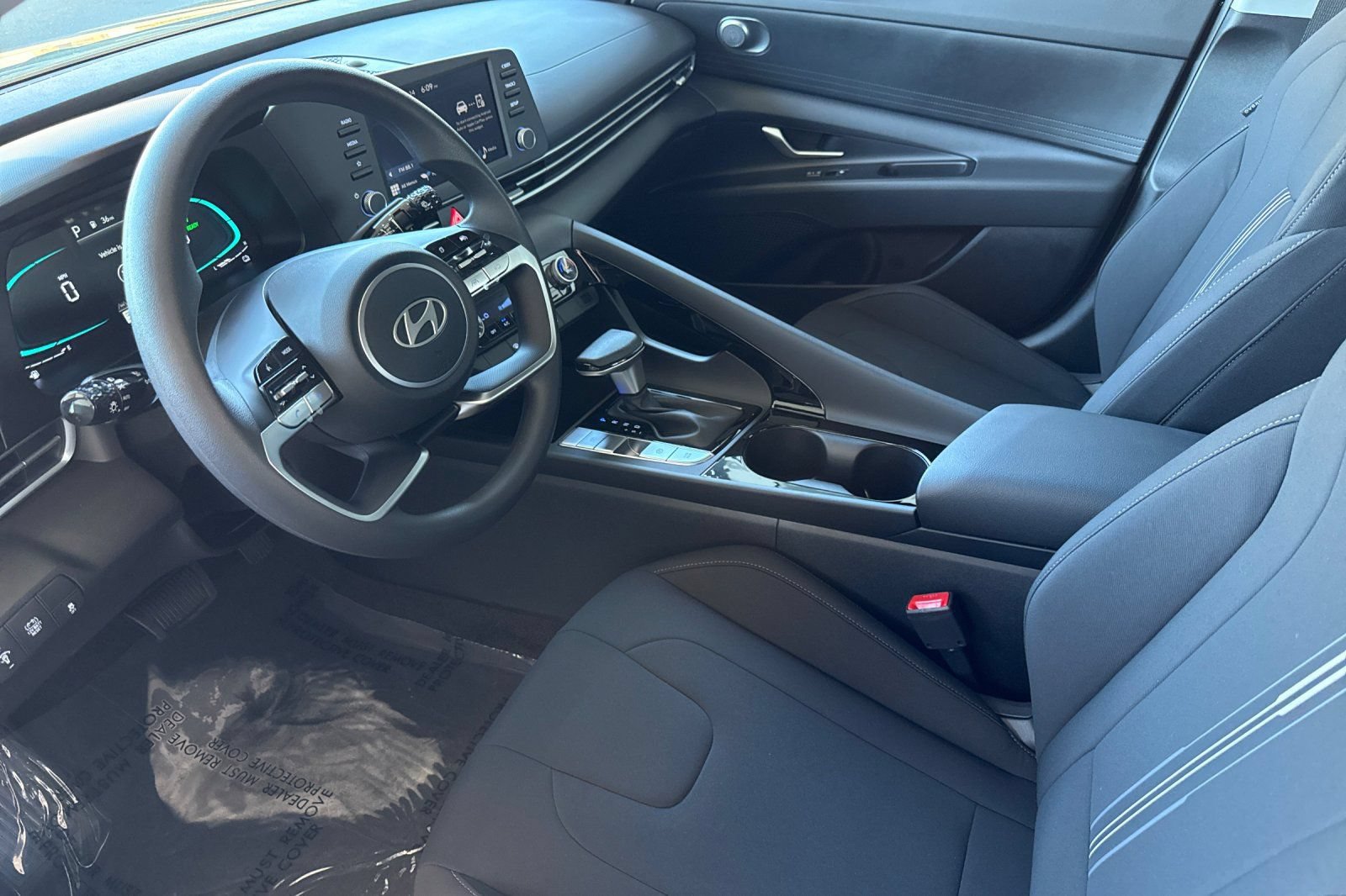 New 2026 Hyundai Elantra Hybrid FWD image 9