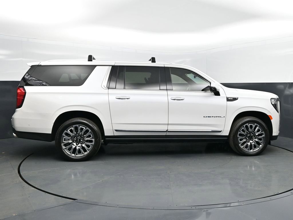 Used 2024 GMC Yukon XL Denali Ultimate image 9