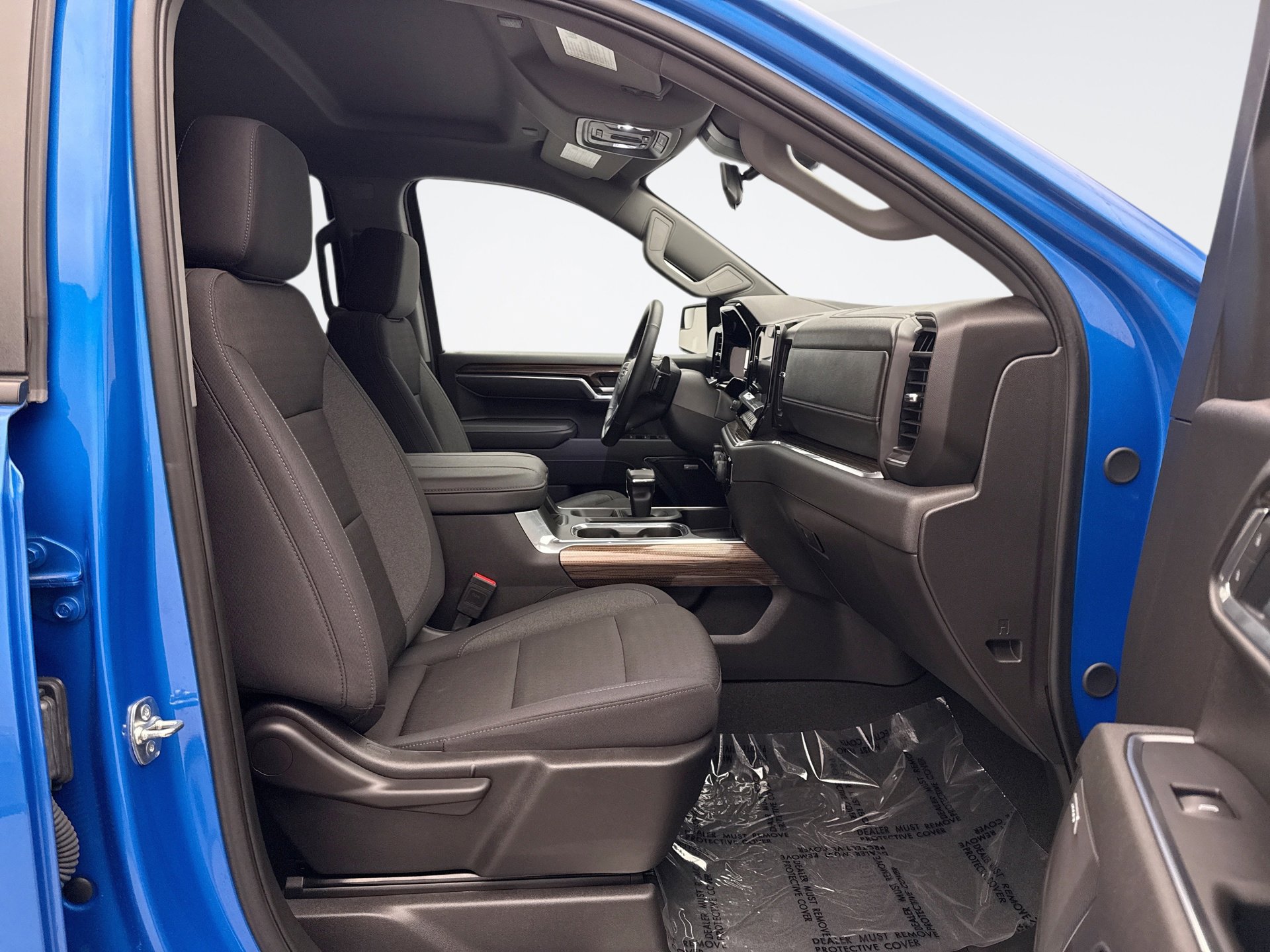 Used 2025 Chevrolet Silverado 1500 LT Trail Boss w/ Convenience Package II AWD/4WD image 19