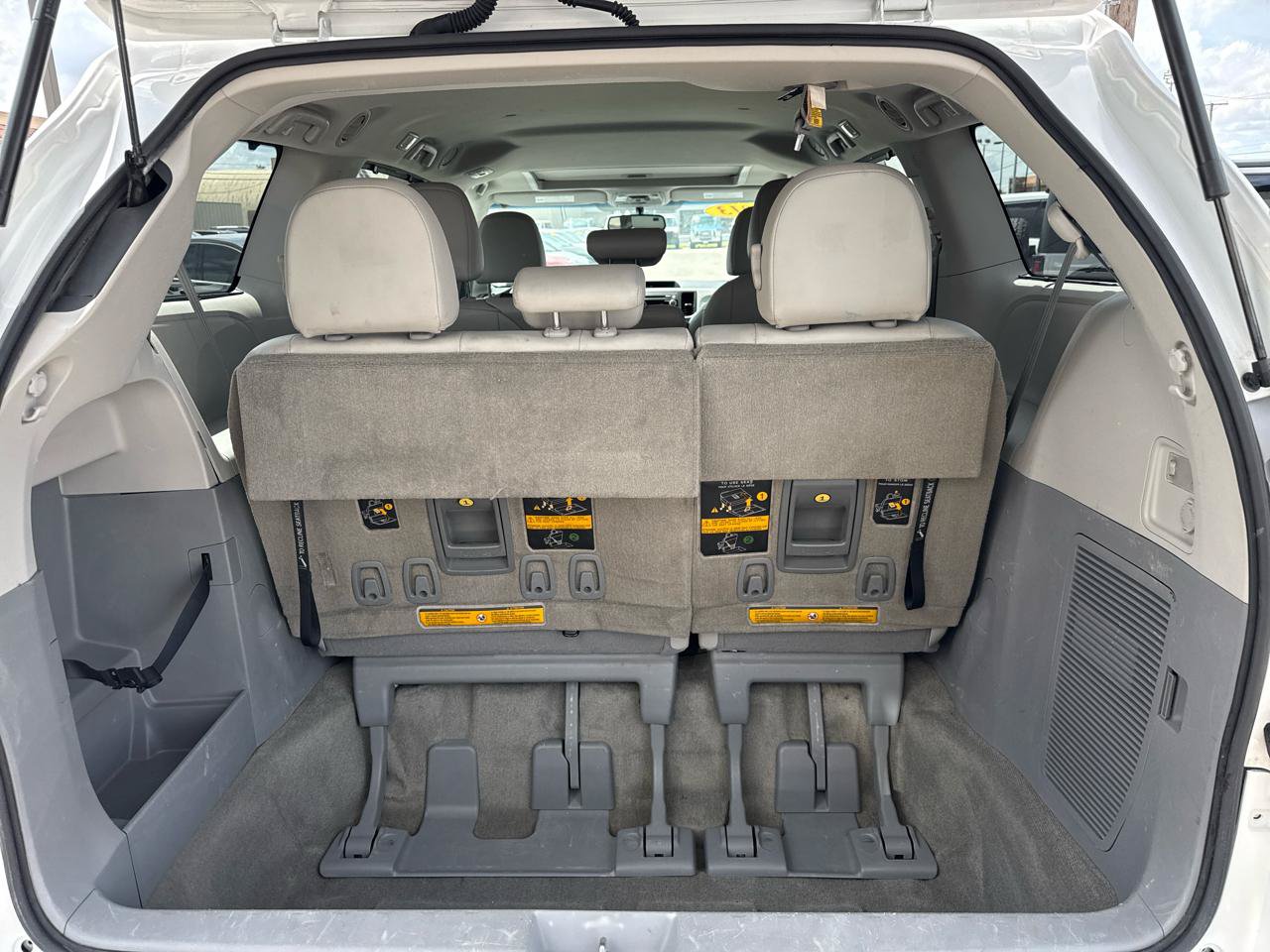 Used 2013 Toyota Sienna XLE FWD image 8