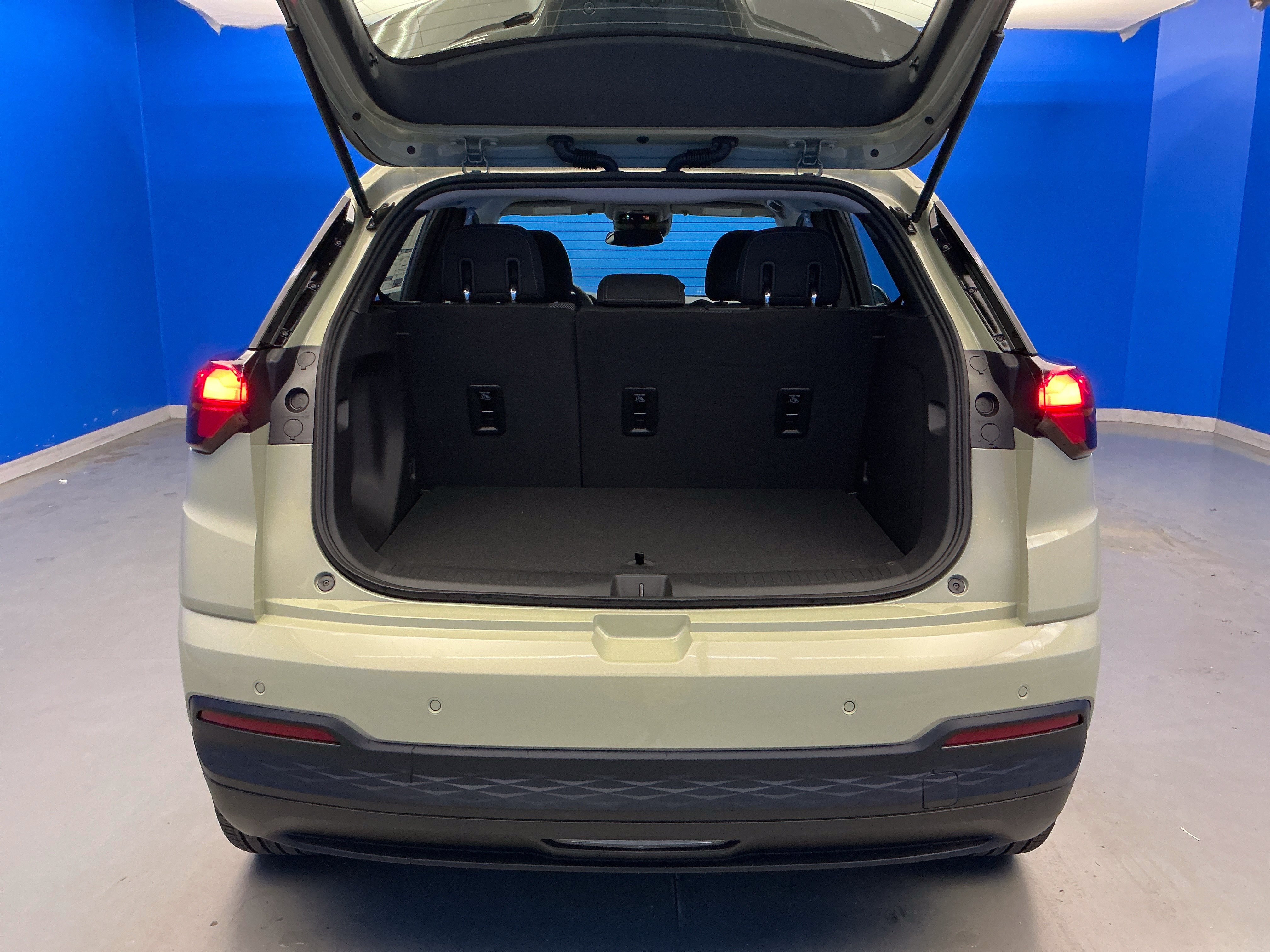 New 2027 Chevrolet Bolt LT w/ Comfort Package FWD image 23
