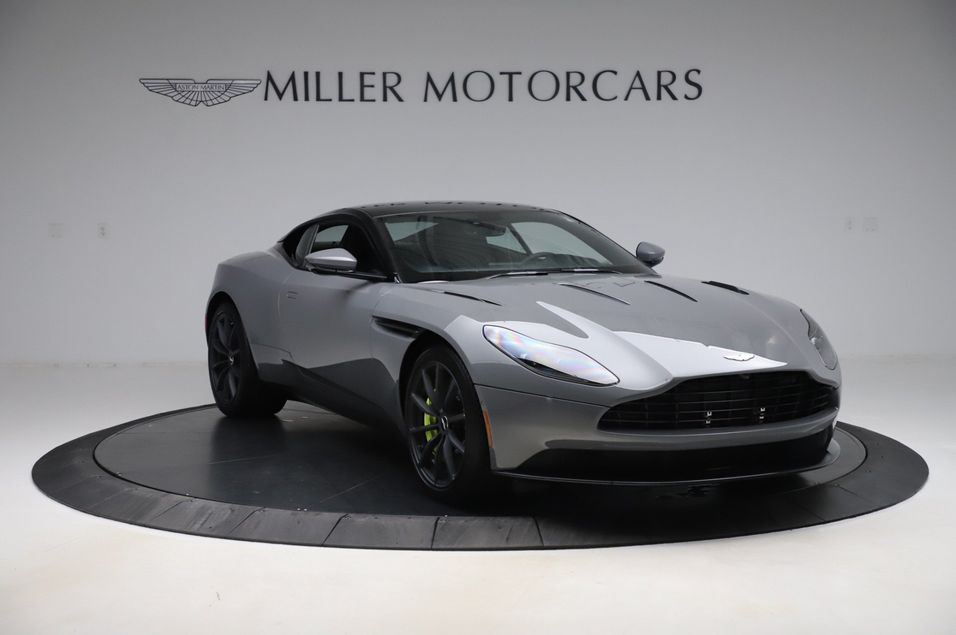 Used 2020 Aston Martin DB11 AMR RWD image 13