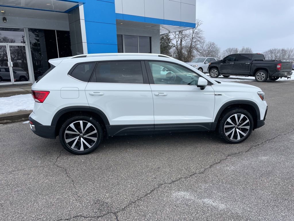 Used 2024 Volkswagen Taos SE image 50