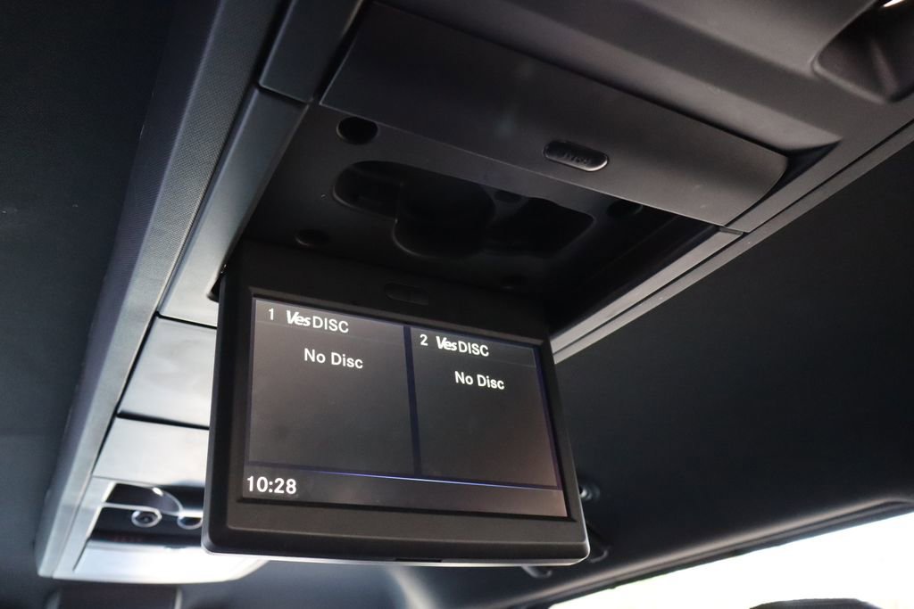 Used 2015 Chrysler Town & Country S w/ Driver Convenience Group FWD image 26