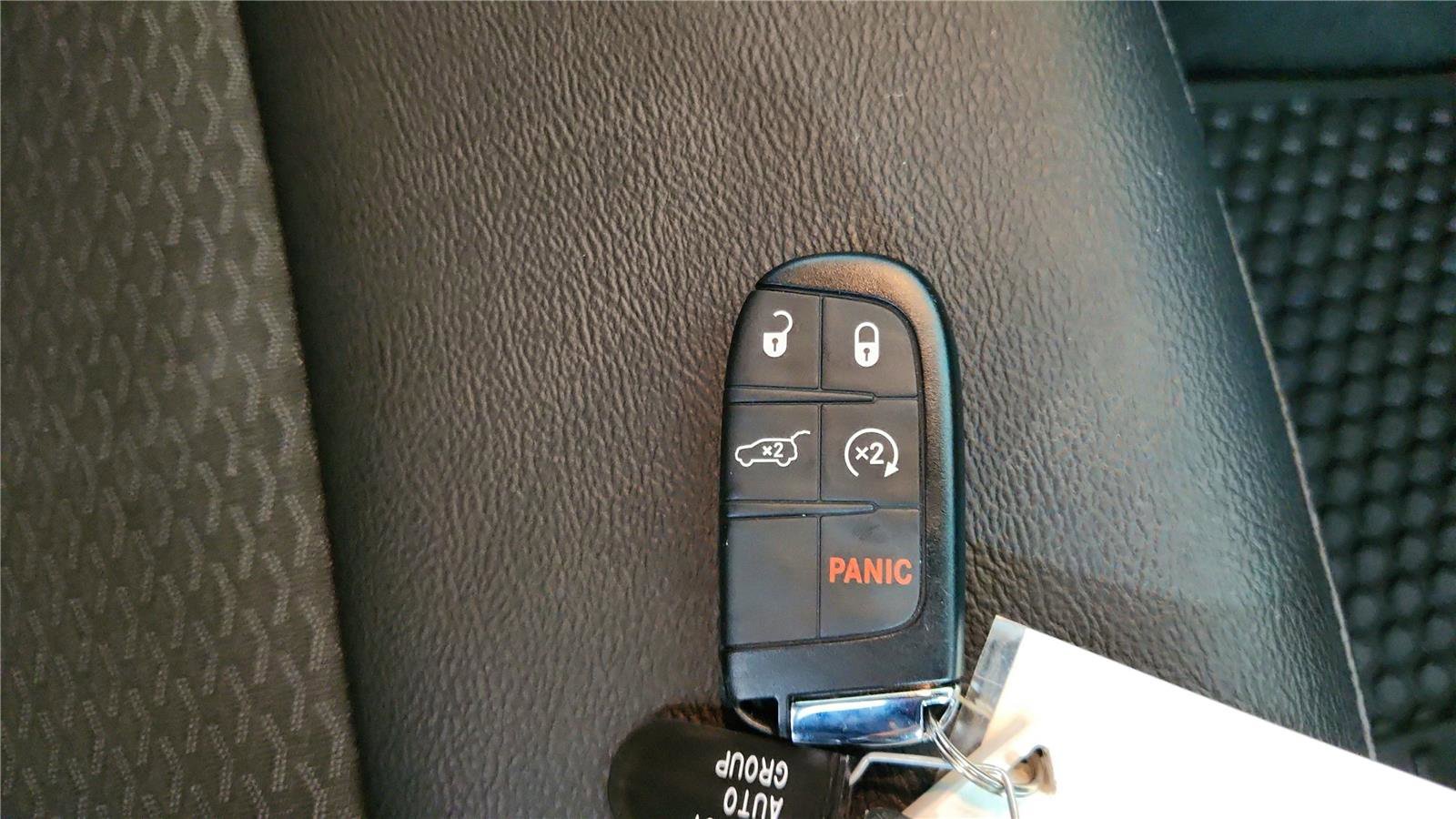 Used 2025 Jeep Compass Latitude w/ Convenience Group image 27