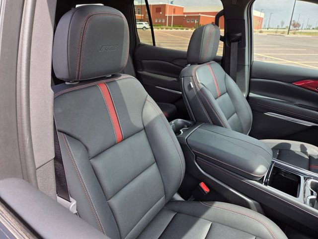 Used 2024 Chevrolet Traverse RS AWD/4WD image 40