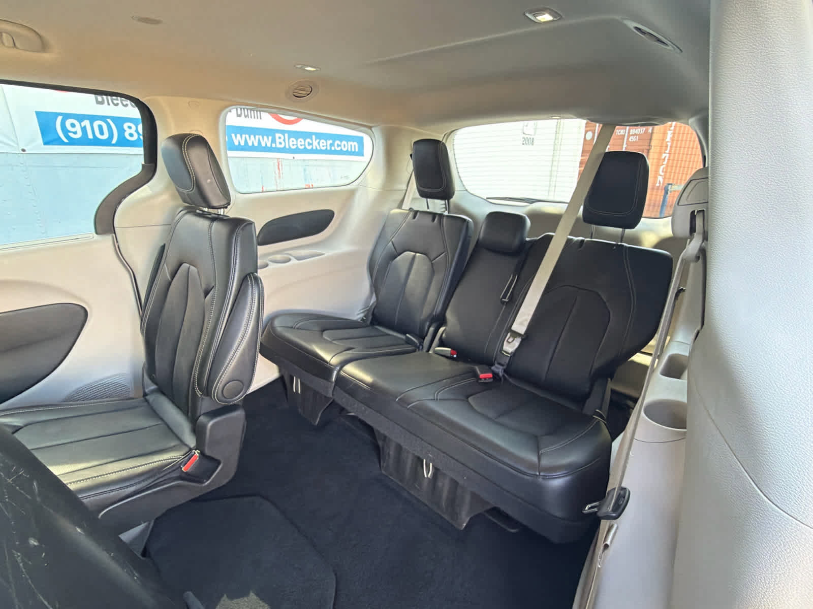 Used 2024 Chrysler Pacifica Touring-L FWD image 33