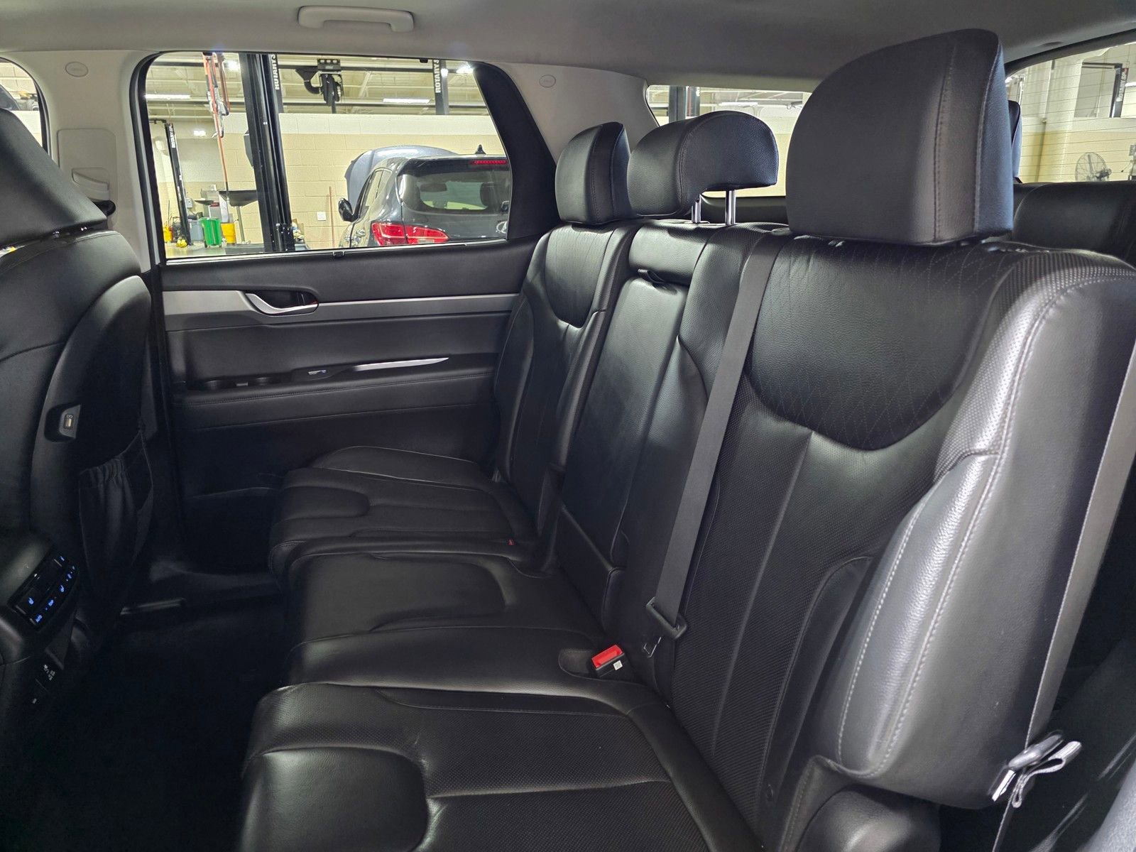 Used 2022 Hyundai Palisade SEL w/ 8P Bench Seat Package FWD image 15