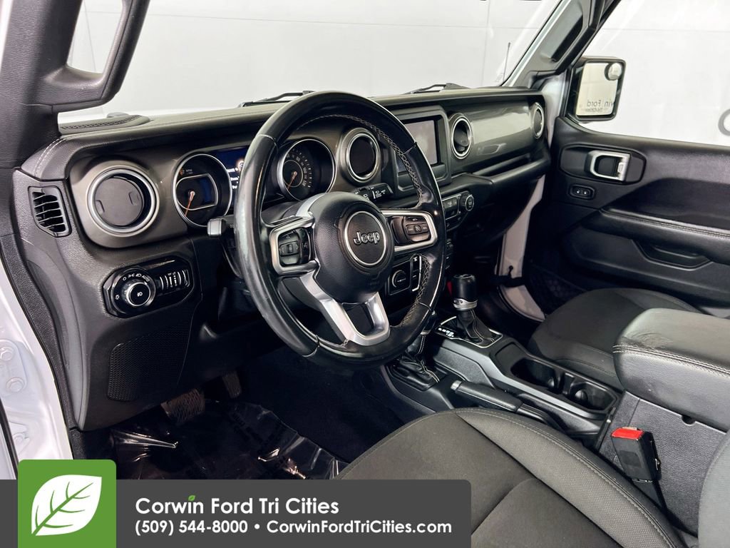 Used 2019 Jeep Wrangler Unlimited Sahara AWD/4WD image 3