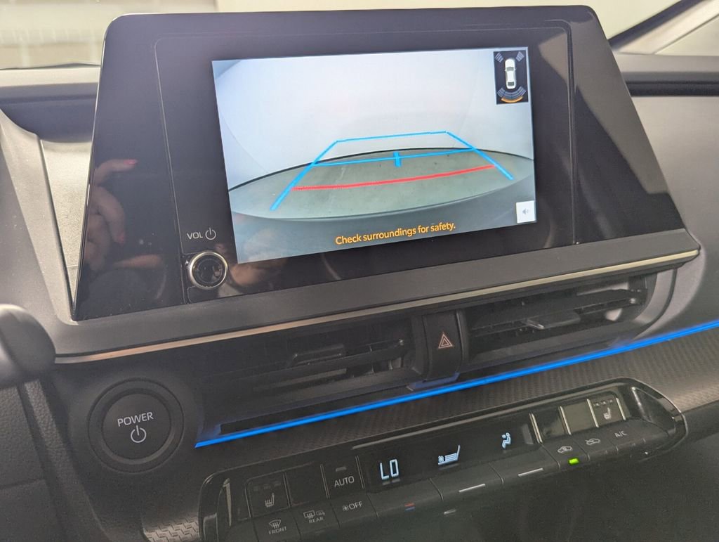 Used 2025 Toyota Prius XLE FWD image 26