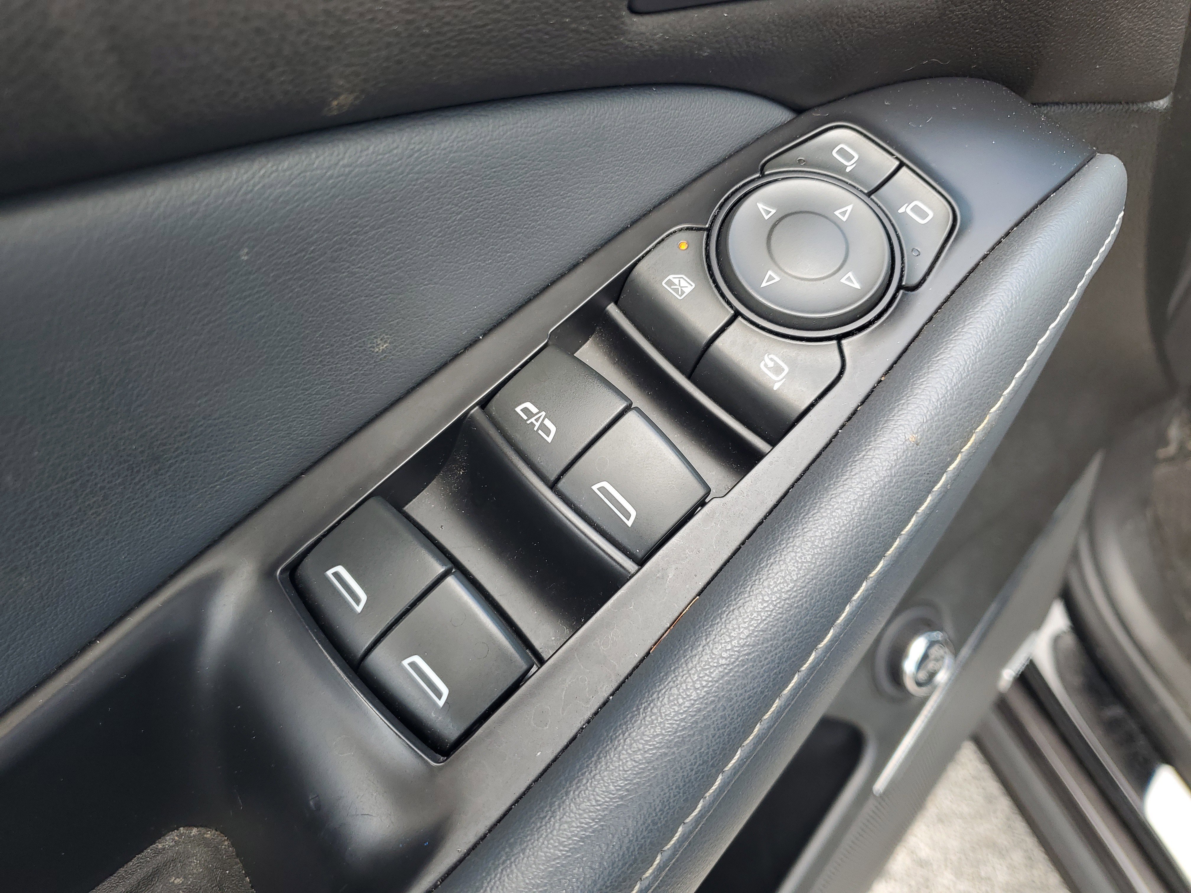 Used 2022 Buick Enclave Premium w/ Experience Buick Package FWD image 12
