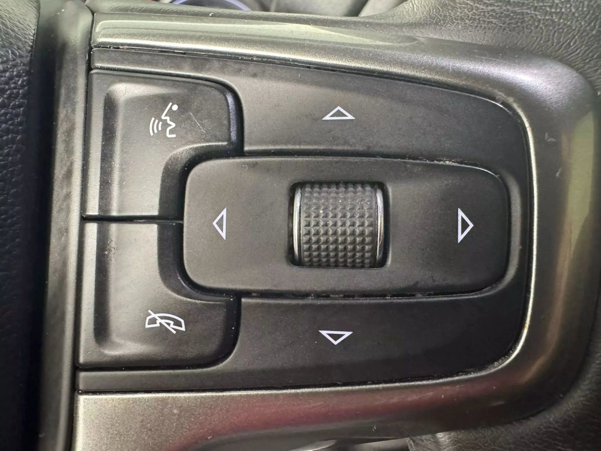 Used 2021 Chevrolet Silverado 1500 RST image 17