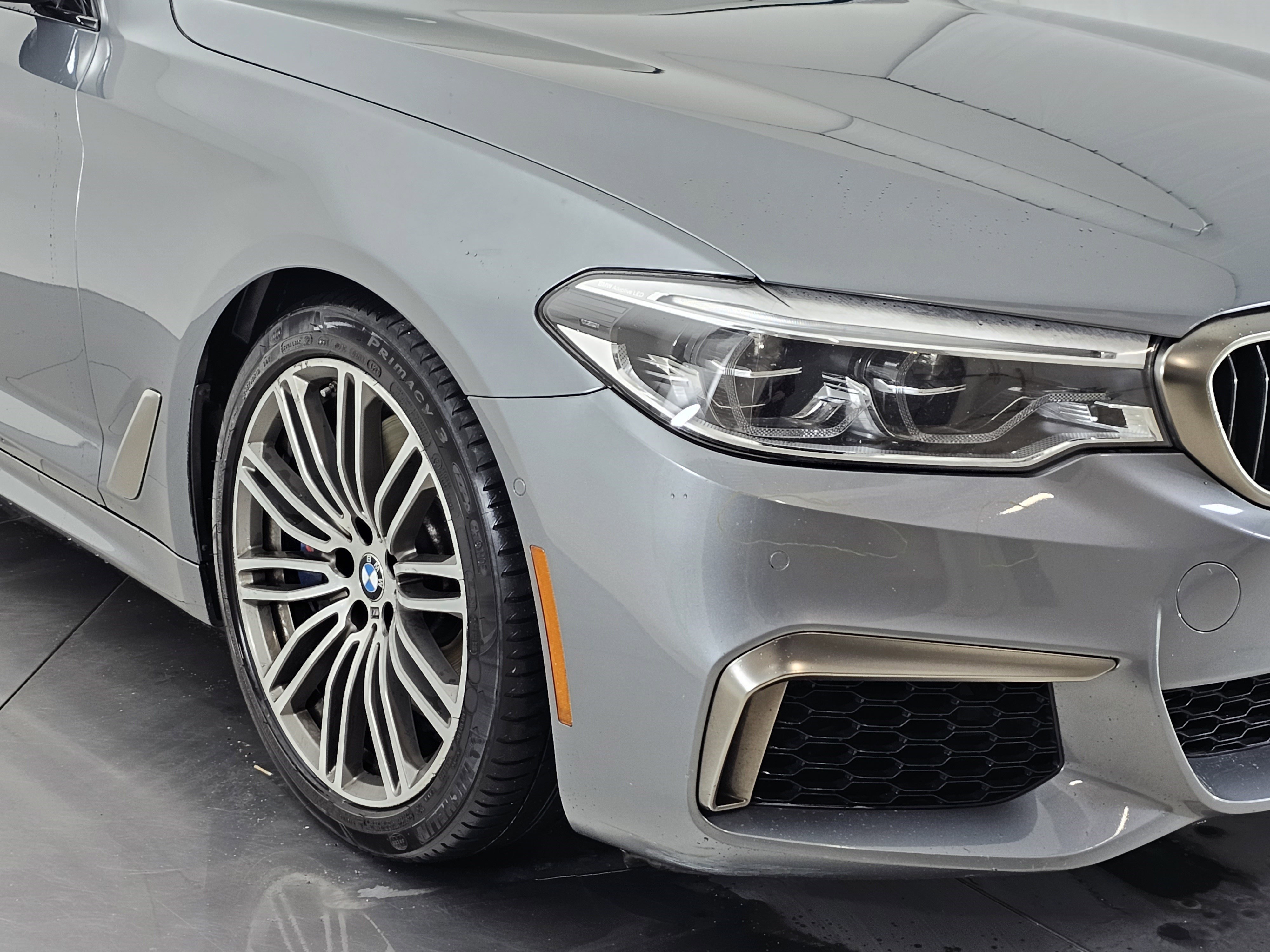 Used 2018 BMW M550i xDrive image 39