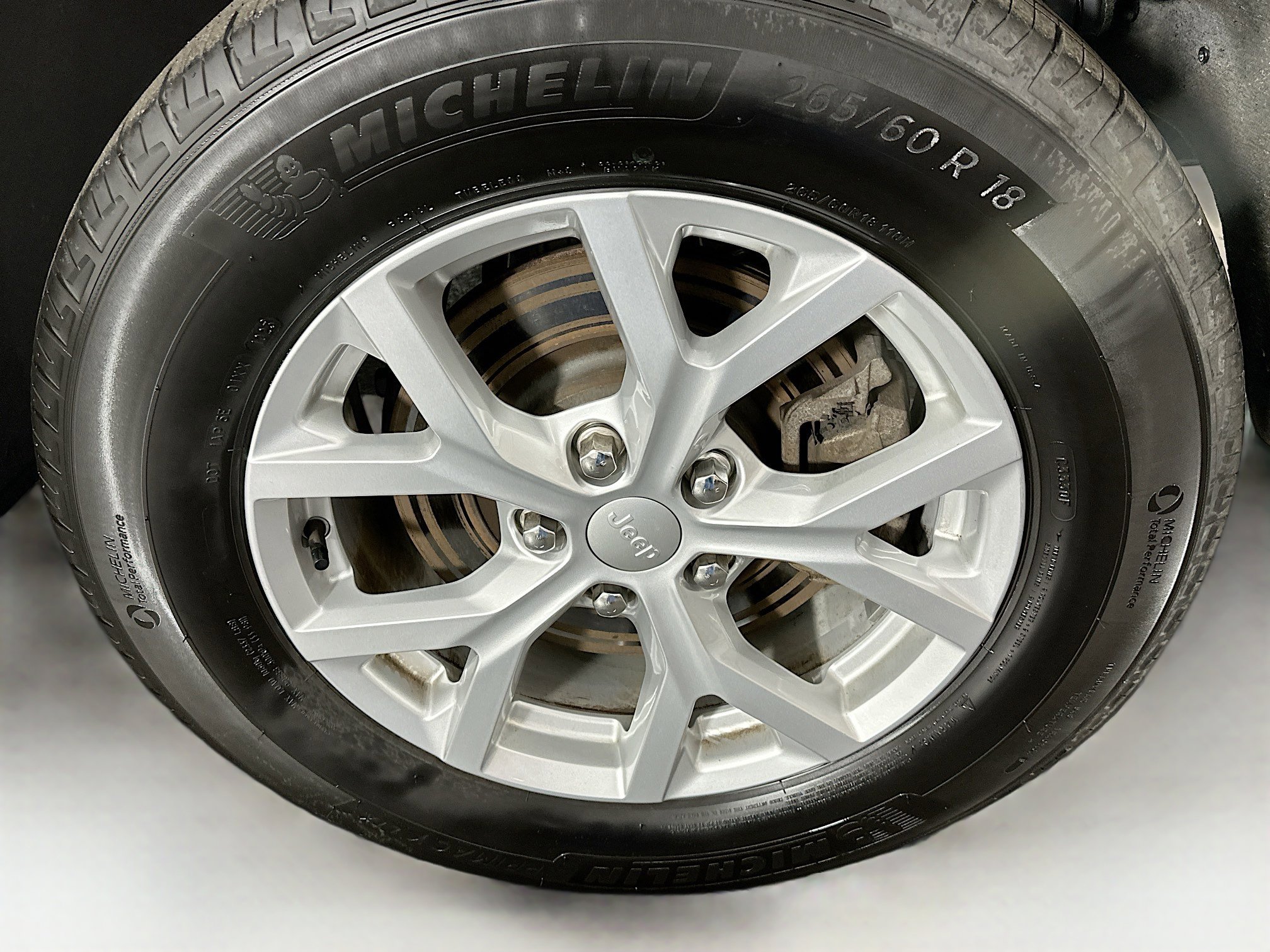 Used 2023 Jeep Grand Cherokee L Limited w/ Luxury Tech Group II image 11