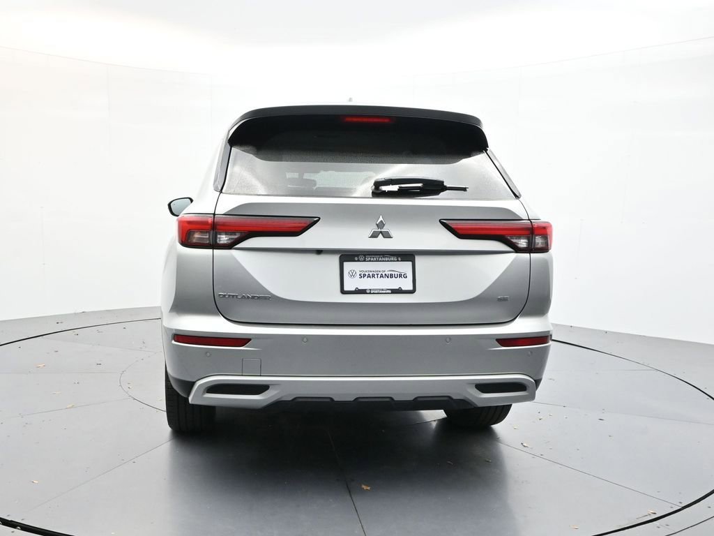 Used 2022 Mitsubishi Outlander SE image 6