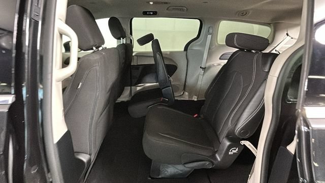 Used 2023 Chrysler Voyager LX FWD image 26