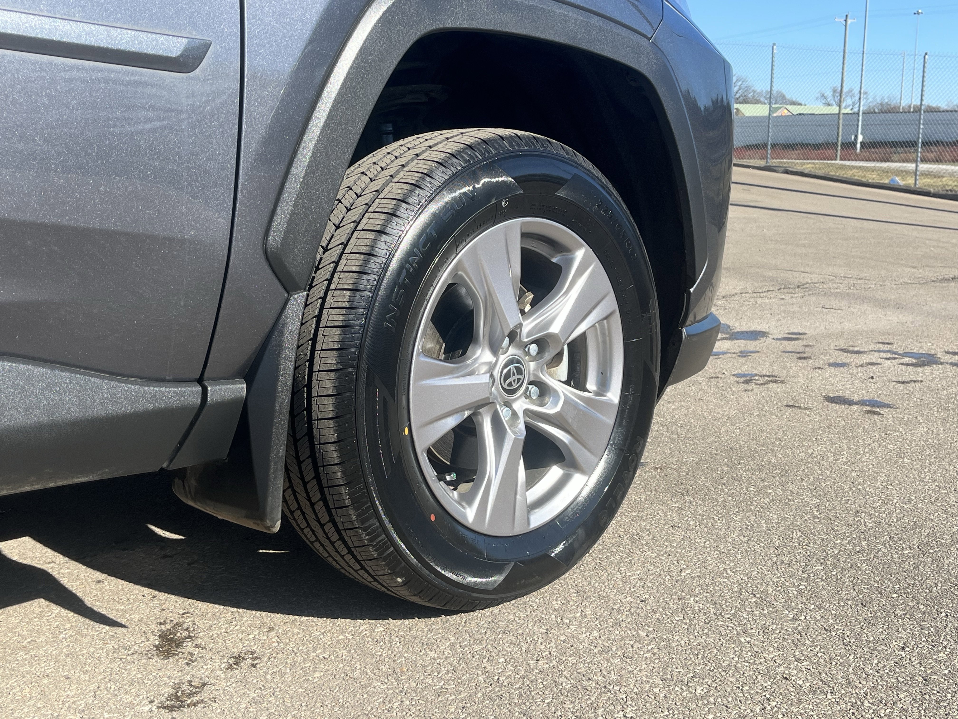 Used 2022 Toyota RAV4 XLE image 9