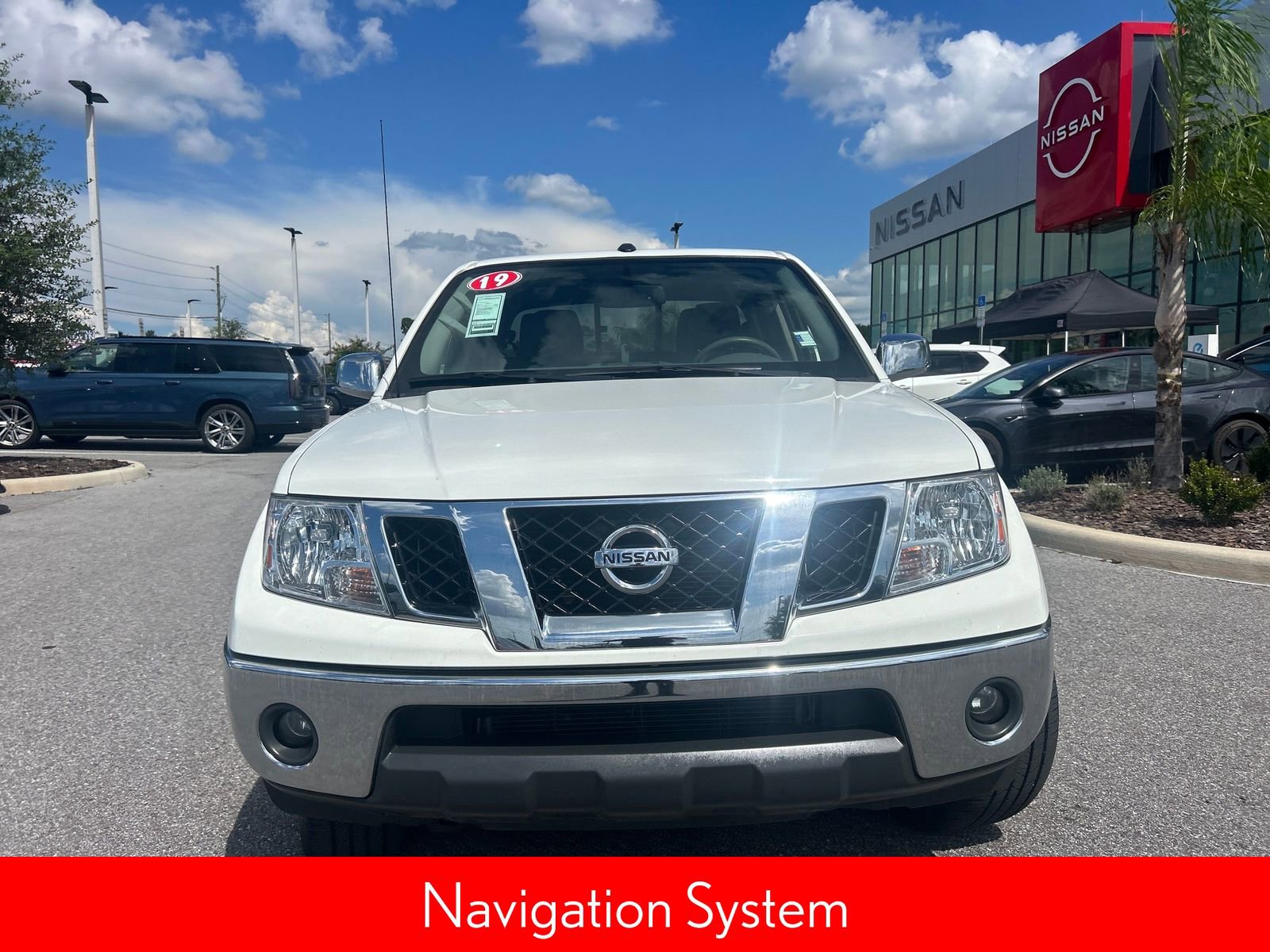 Used 2019 Nissan Frontier SL image 3