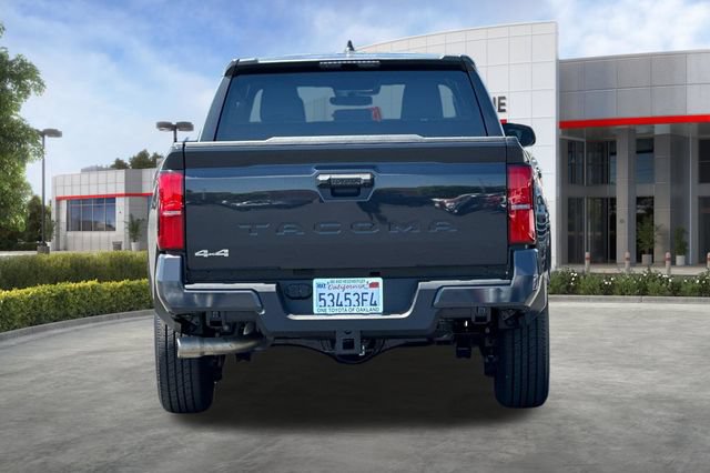 Used 2025 Toyota Tacoma SR5 AWD/4WD image 5