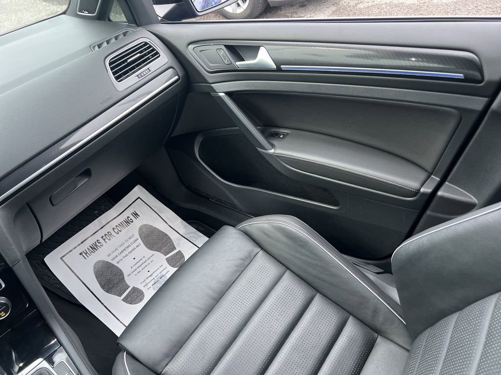 Used 2019 Volkswagen Golf R 4-Door image 26