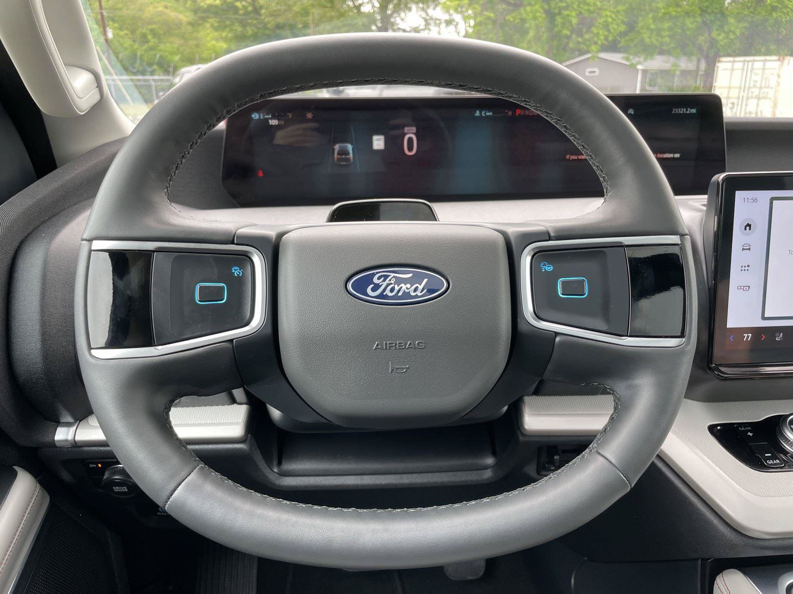Used 2025 Ford Expedition Active AWD/4WD image 15