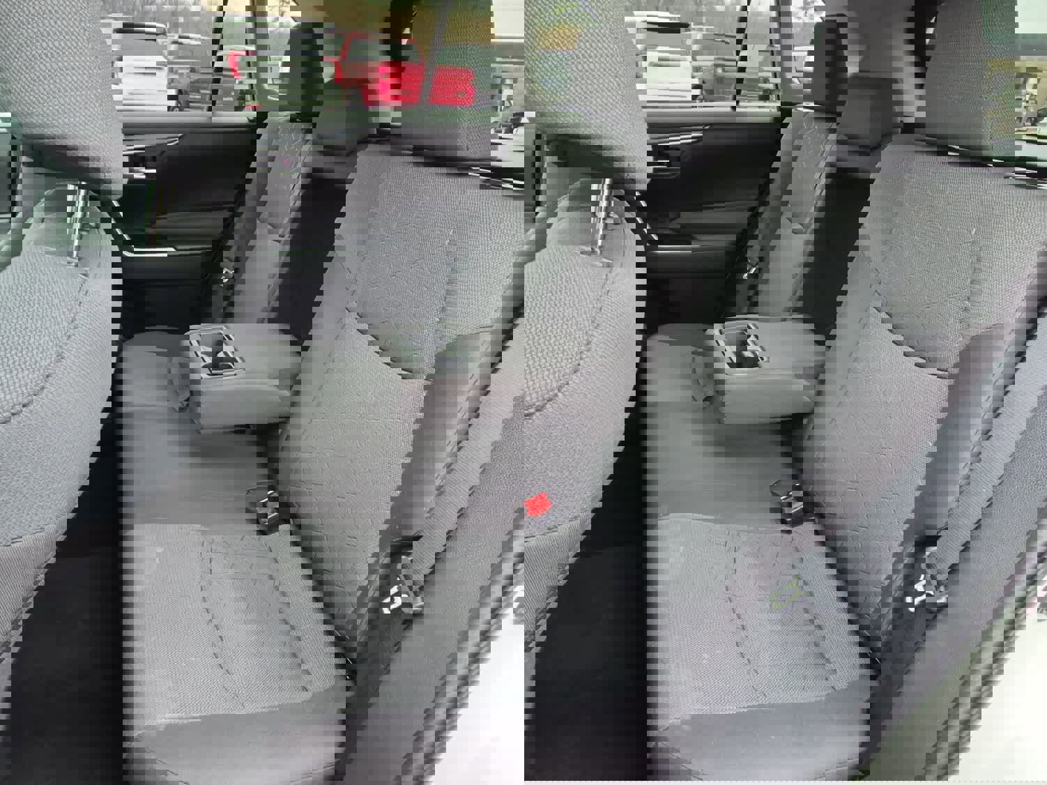 Used 2022 Toyota RAV4 XLE image 7