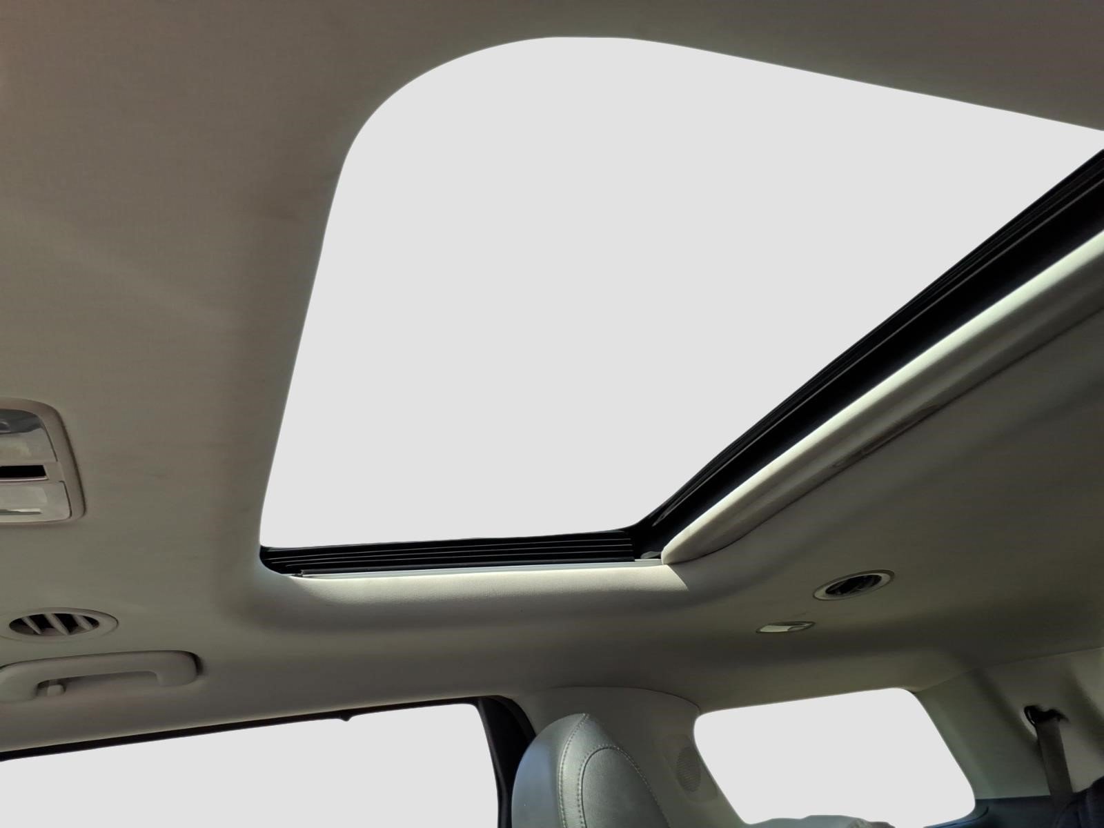 Used 2023 Kia Carnival SX Prestige FWD image 16