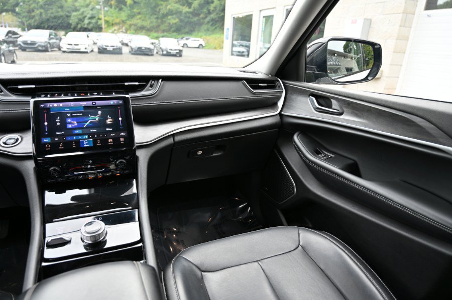 Used 2021 Jeep Grand Cherokee L Limited AWD/4WD image 13