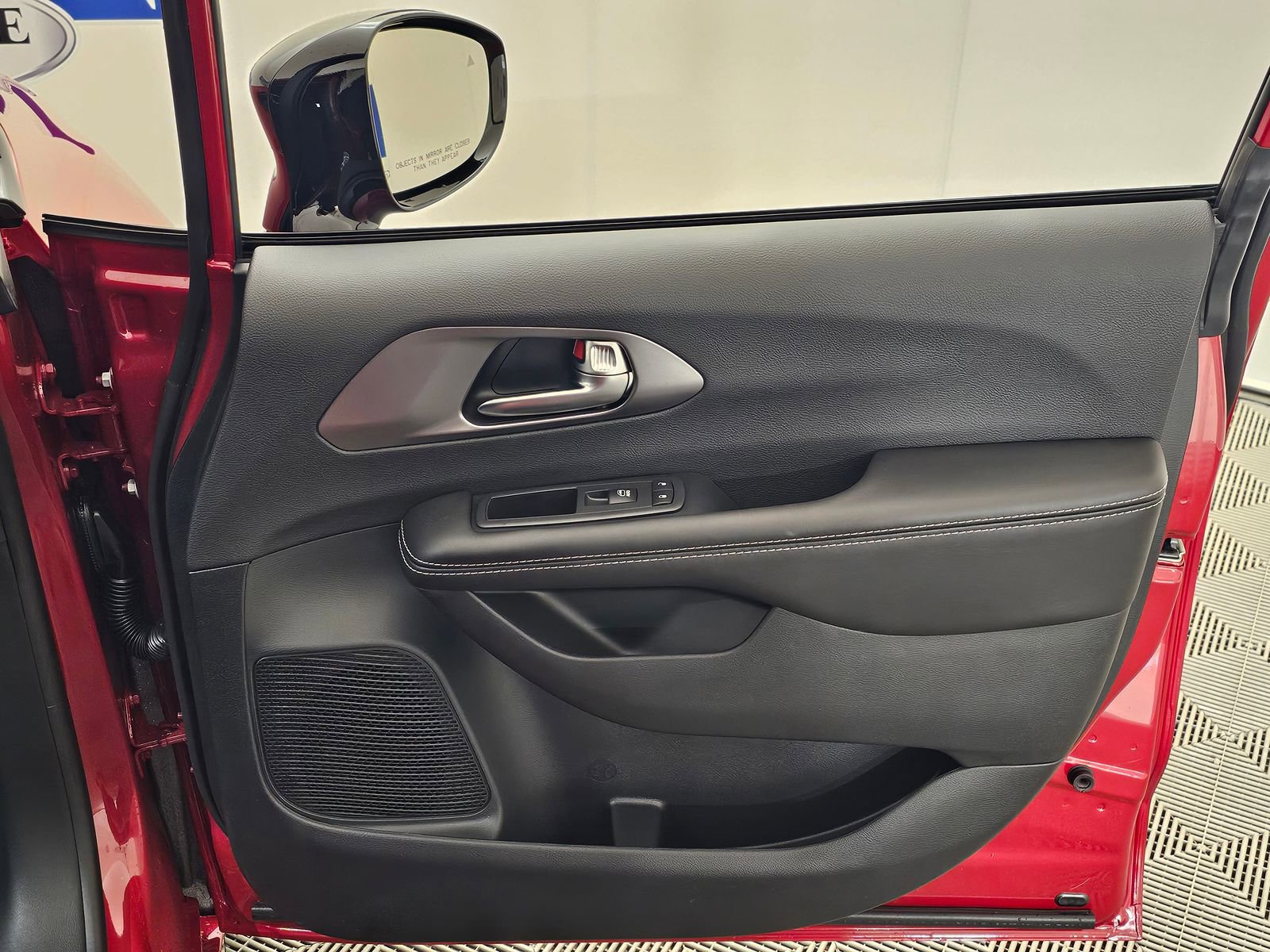 New 2026 Chrysler Pacifica Select image 28