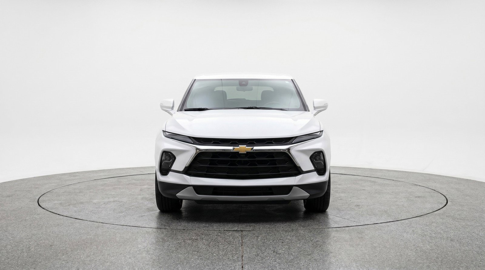 Used 2025 Chevrolet Blazer LT FWD image 2