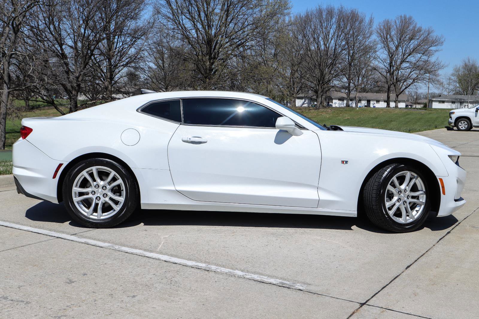Used 2021 Chevrolet Camaro LS RWD image 5