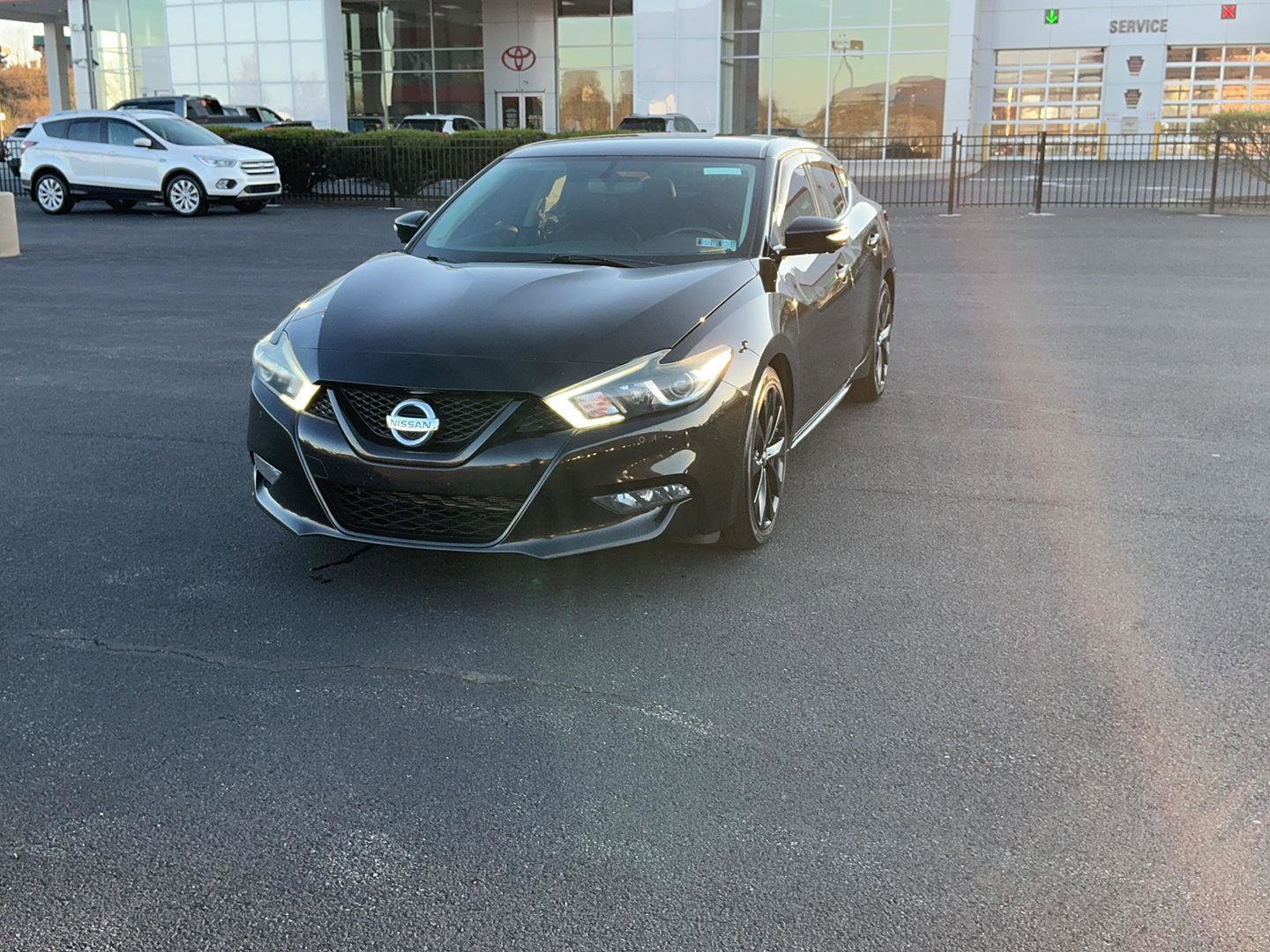 Used 2018 Nissan Maxima SR w/ Midnight Edition image 1