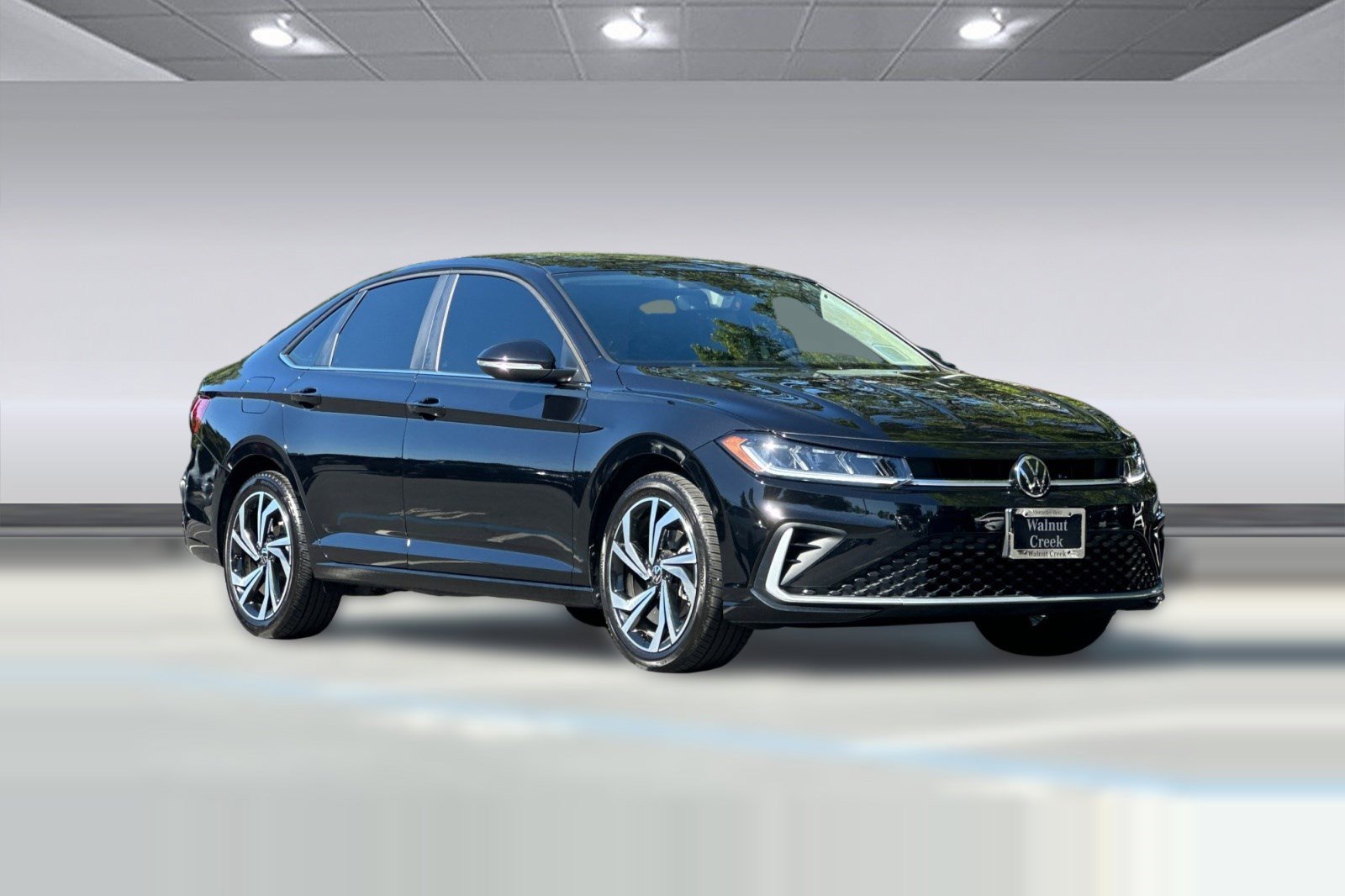 Used 2025 Volkswagen Jetta SEL FWD image 6